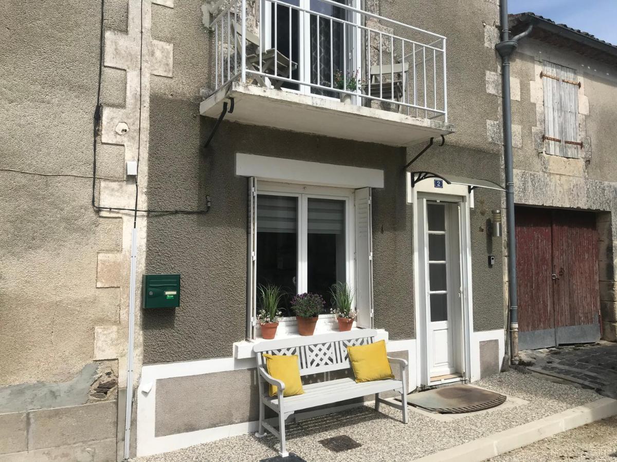 Le Petit Maison Vila Montembœuf Exterior foto